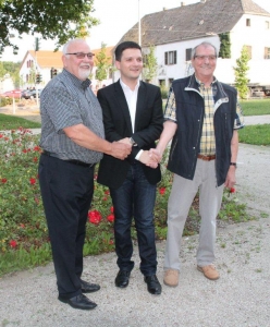 Als kommunale „Urgesteine“ verabschiedete Bürgermeister Greiber die ehemaligen Beigeordneten Horst Landwein und Ortsvorsteher Albert Wagner