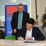 Landrat Lauer & Bürgermeister Greiber unterzeichnen Vereinbarung zum Energienetzwerk Saarlouis