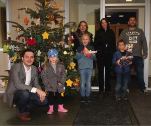Die Gewinner der diesjährigen Bastelaktion für schönsten Weihnachtsbaum im Saarland