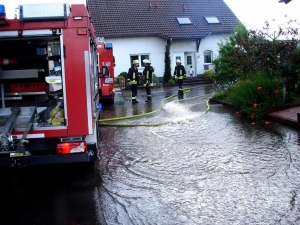 Tief "Friederike" fordert Großeinsatz der Feuerwehr