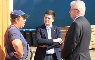 Sebastian Greiber beim Betriebsbesuch bei Bio-Bauer Comtesse in Schaffhausen