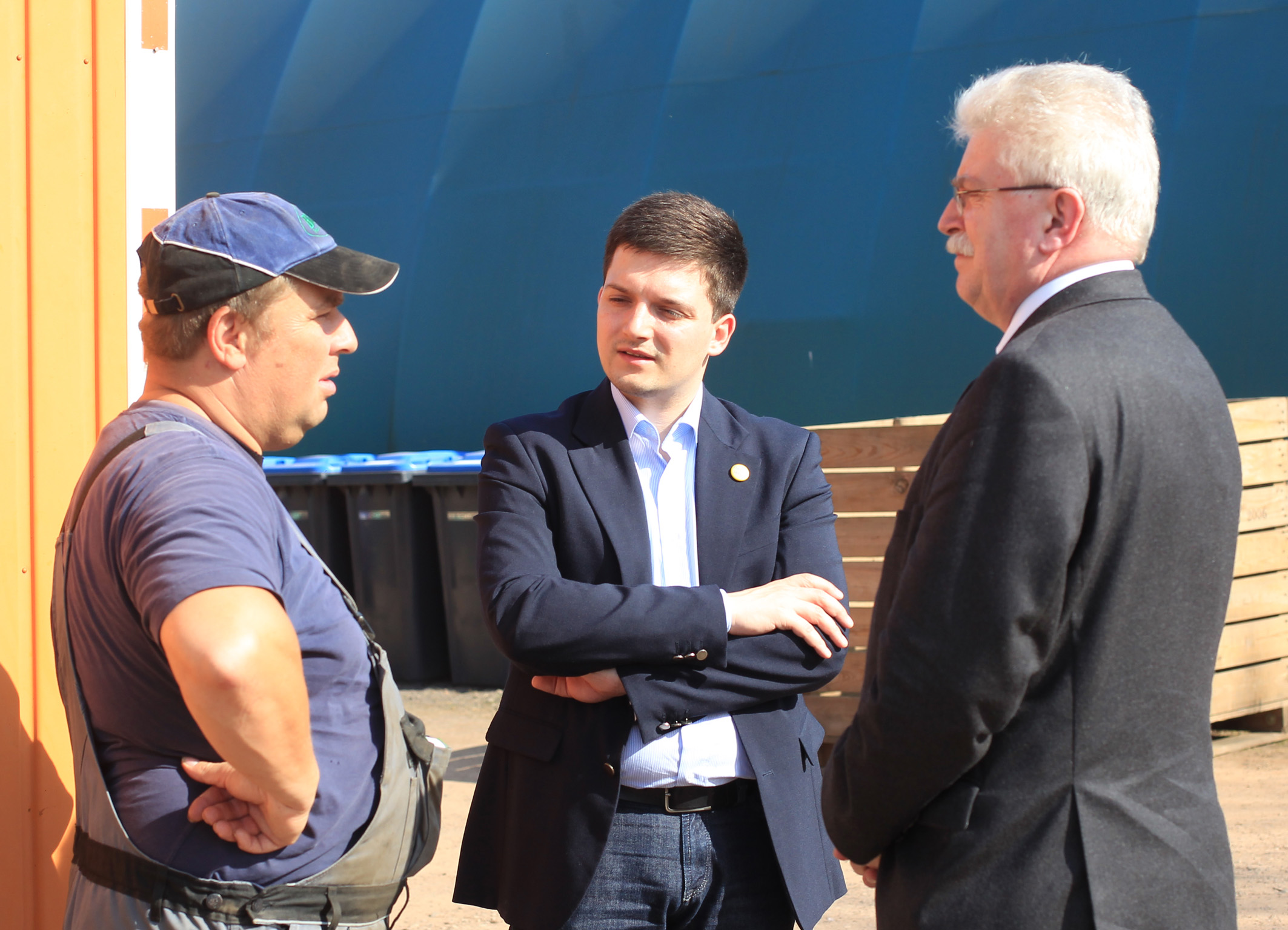 Sebastian Greiber beim Betriebsbesuch bei Bio-Bauer Comtesse in Schaffhausen