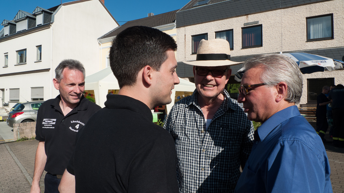 Sebastian Greiber bei der Eröffnung des Feuerwehrfest in Hostenbach.