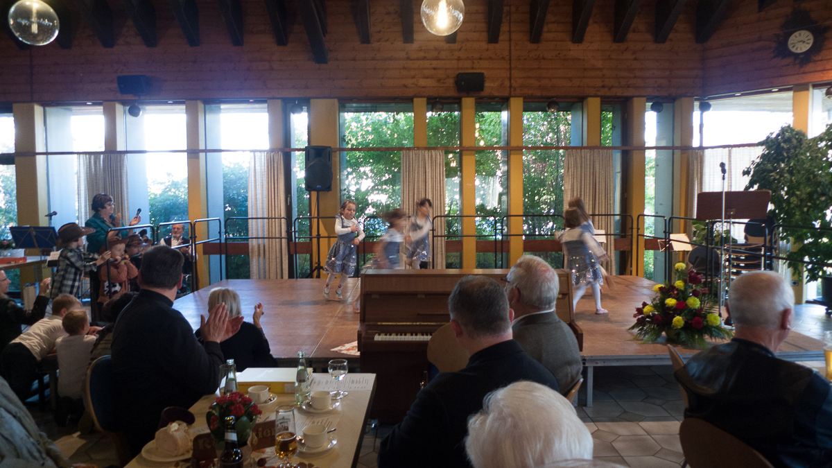 Auch in diesem Jahr besuchte der freie Kandidat zur Bürgermeisterwahl in Wadgassen, Sebastian Greiber, den Seniorennachmittag in Schaffhausen.