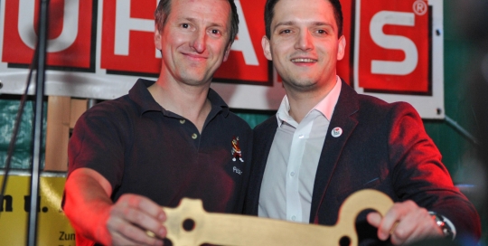 Amtsantritt von Bürgermeister Sebastian Greiber mit Schlüsselübergabe beim maifest der Feuerwehr Werbeln