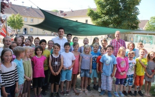 Beim Sportfest der Grundschule in Hostenbach habe ich unseren Grundschülern versprochen, noch vor der Ferien unseren Standort zu besuchen. Umso mehr habe ich mich letzte Woche über die freudige Begrüßung der Grundschüler bei meinem Besuch vor Ort gefreut.